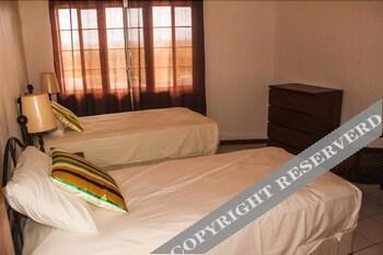 Royal Cove Hotel Jennings Luaran gambar